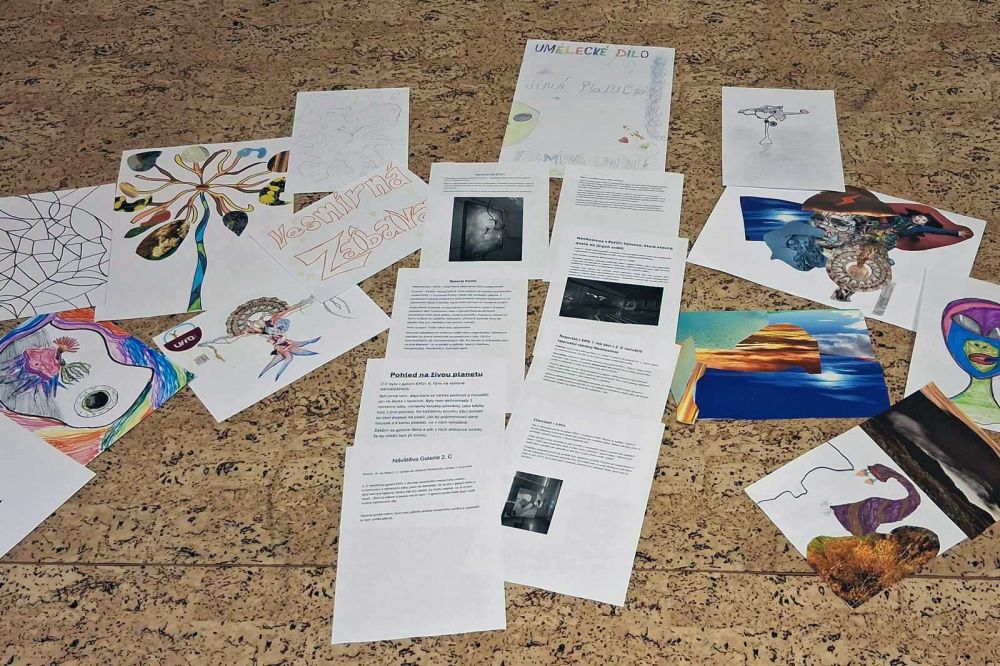 Galerie EPO1, konkrétně výstava Neokosmos Pavla Holečka u učňů boduje!-4