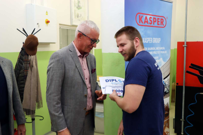 Kasper předal škole 100 tis. a ocenil Nástrojař roku 2025
