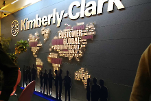 Exkurze strojařů ve firmě Kimberly–Clark