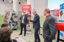 KASPER ocenil „Nástrojaře roku“ a škole věnoval dar Kč 200 tis.
