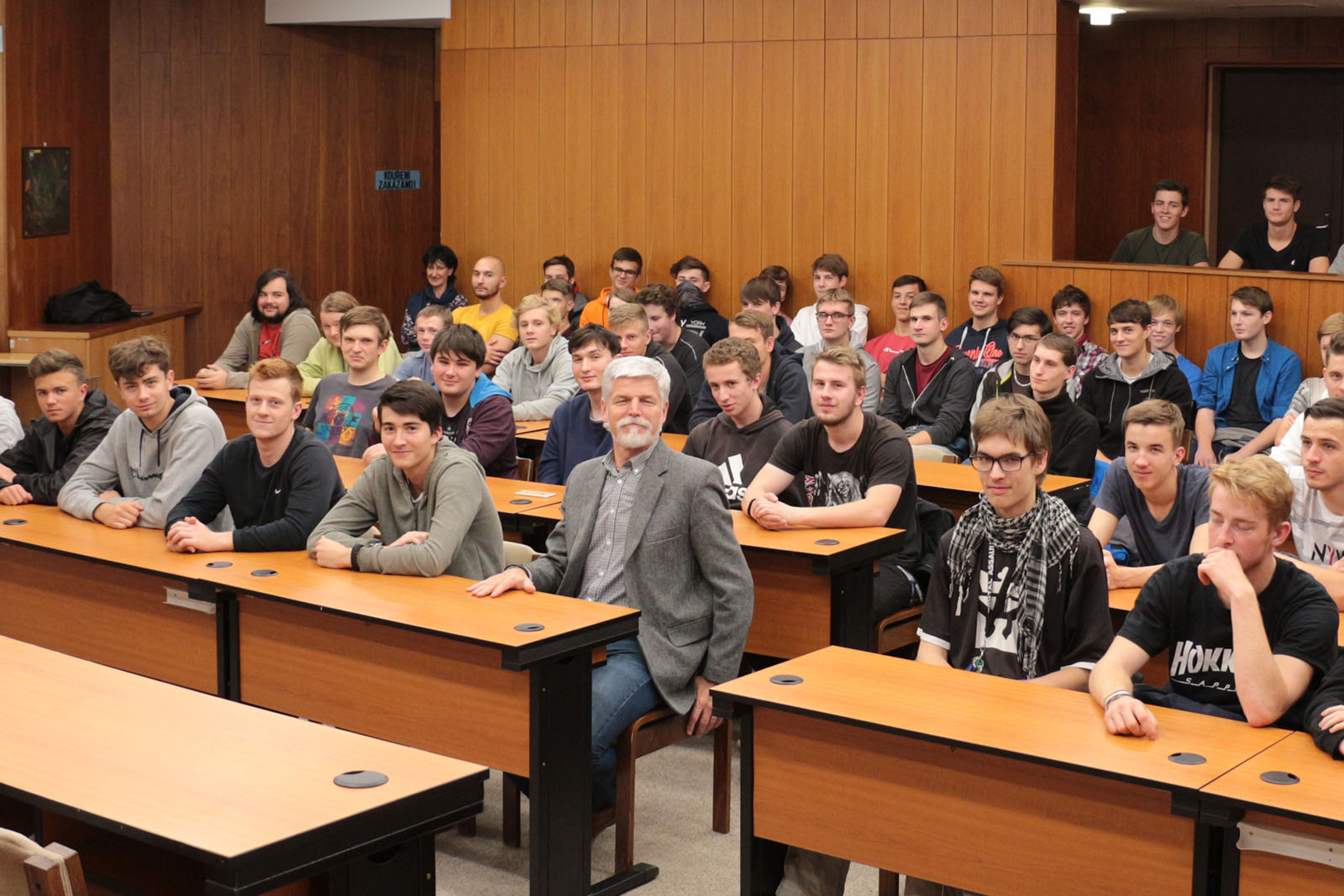 Beseda studentů s armádním generálem ve výslužbě Petrem Pavlem