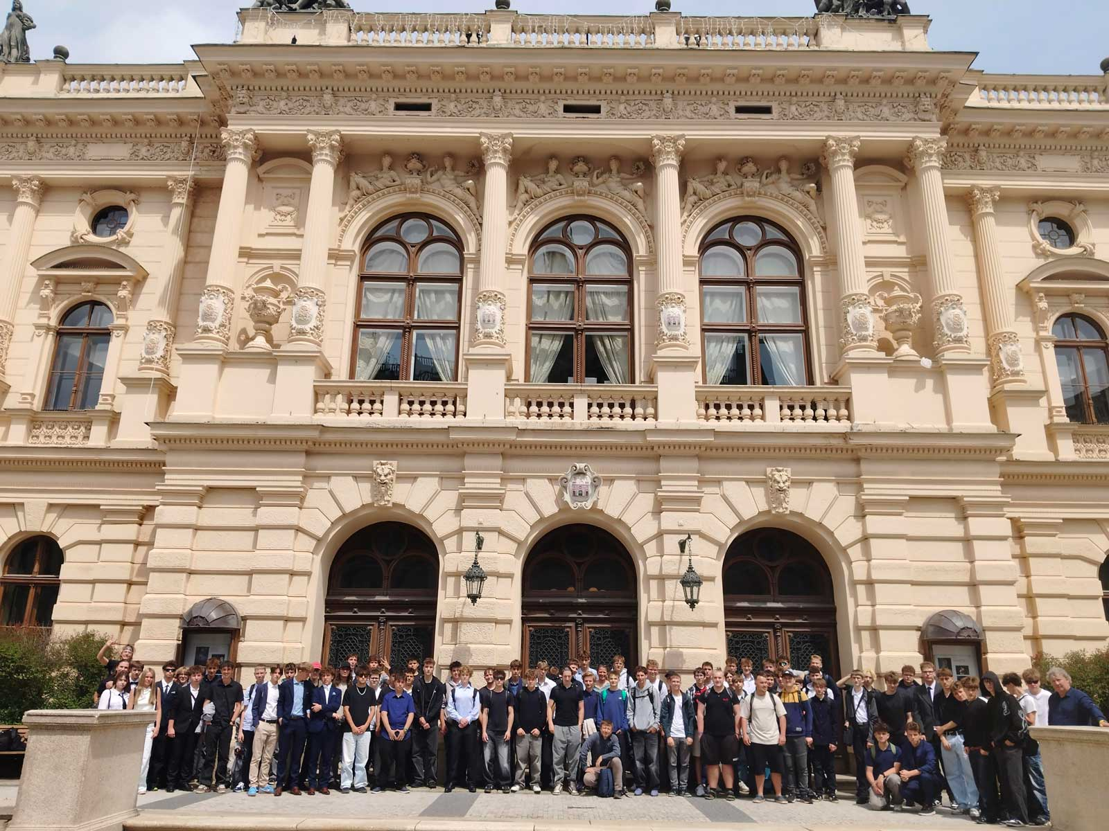 Shlédli jsme divadelní představení a navštívili muzeum v Liberci