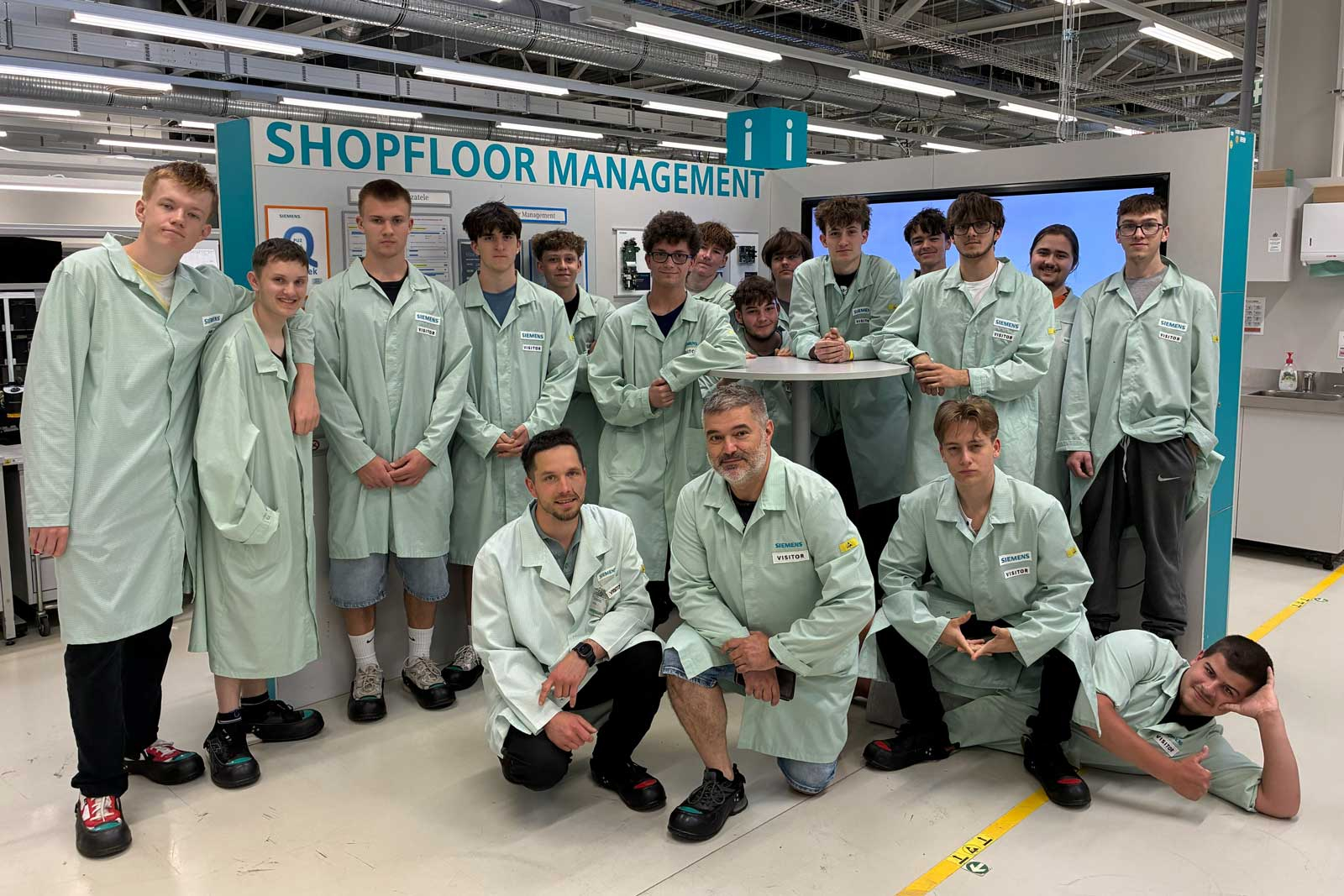 Siemens nám ukázal automatizaci, řídicí systémy a využití moderní elektroniky v praxi