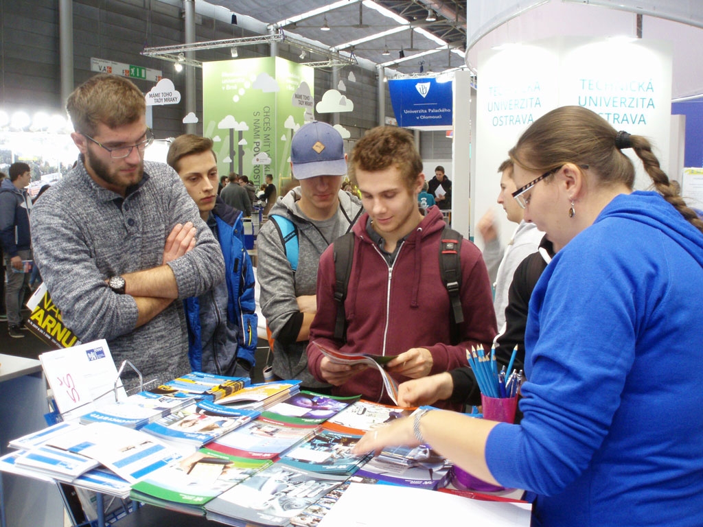 Studenti si zjišťovali informace o dalším studiu po maturitě na veletrhu Gaudeamus
