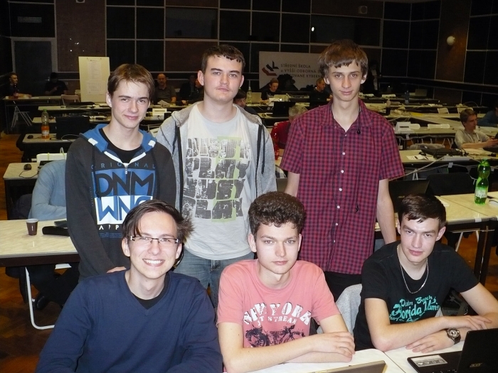 zleva sedící: Jakub Reš, Jakub Klázar, Jan Bernard, zleva stojící: Lukáš Trejbal, Tamás Lefant, Lukáš Jirka