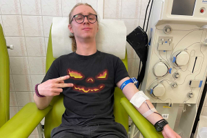 Elektrikáři byli darovat krev na transfuzním oddělení nemocnice Trutnov