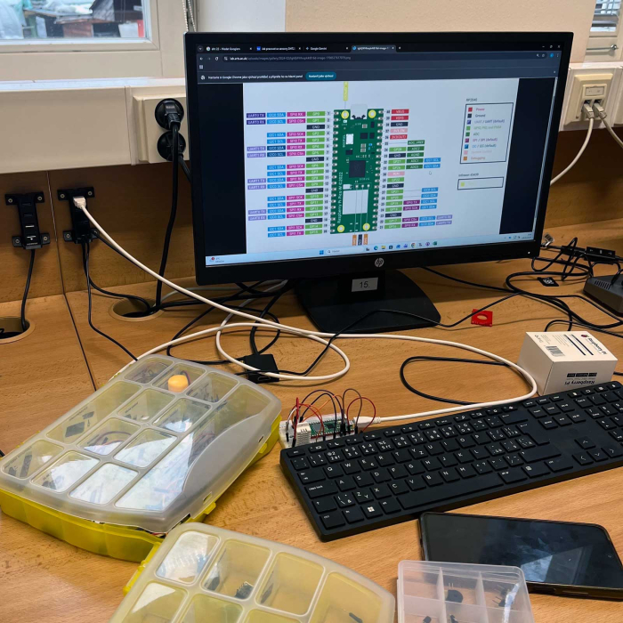 Technika + kreativita v závěrečných projektech IOT