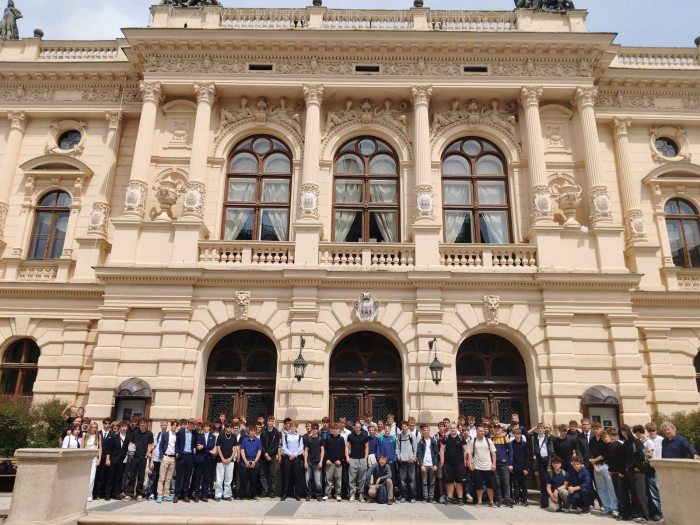 Shlédli jsme divadelní představení a navštívili muzeum v Liberci