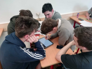 Derivace v akci: žáci konstruovali krabice a řešili optimalizaci