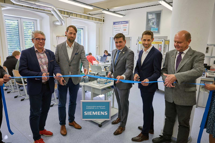 Mimořádný dar společnosti Siemens, s.r.o., závod Nízkonapěťová spínací technika, Trutnov průmyslovce